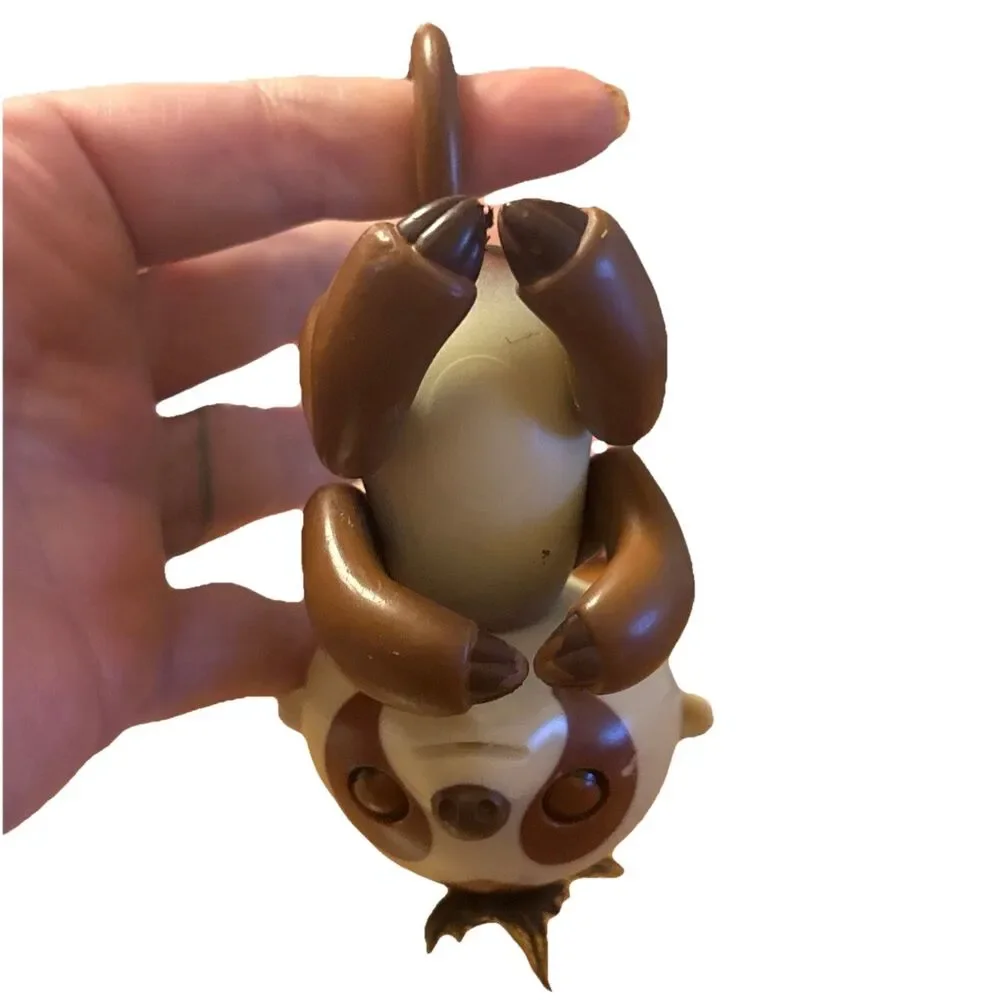 WowWee Fingerlings Kingsley Baby Sloth Brown Interactive Baby Pet Monkey Toy Fig